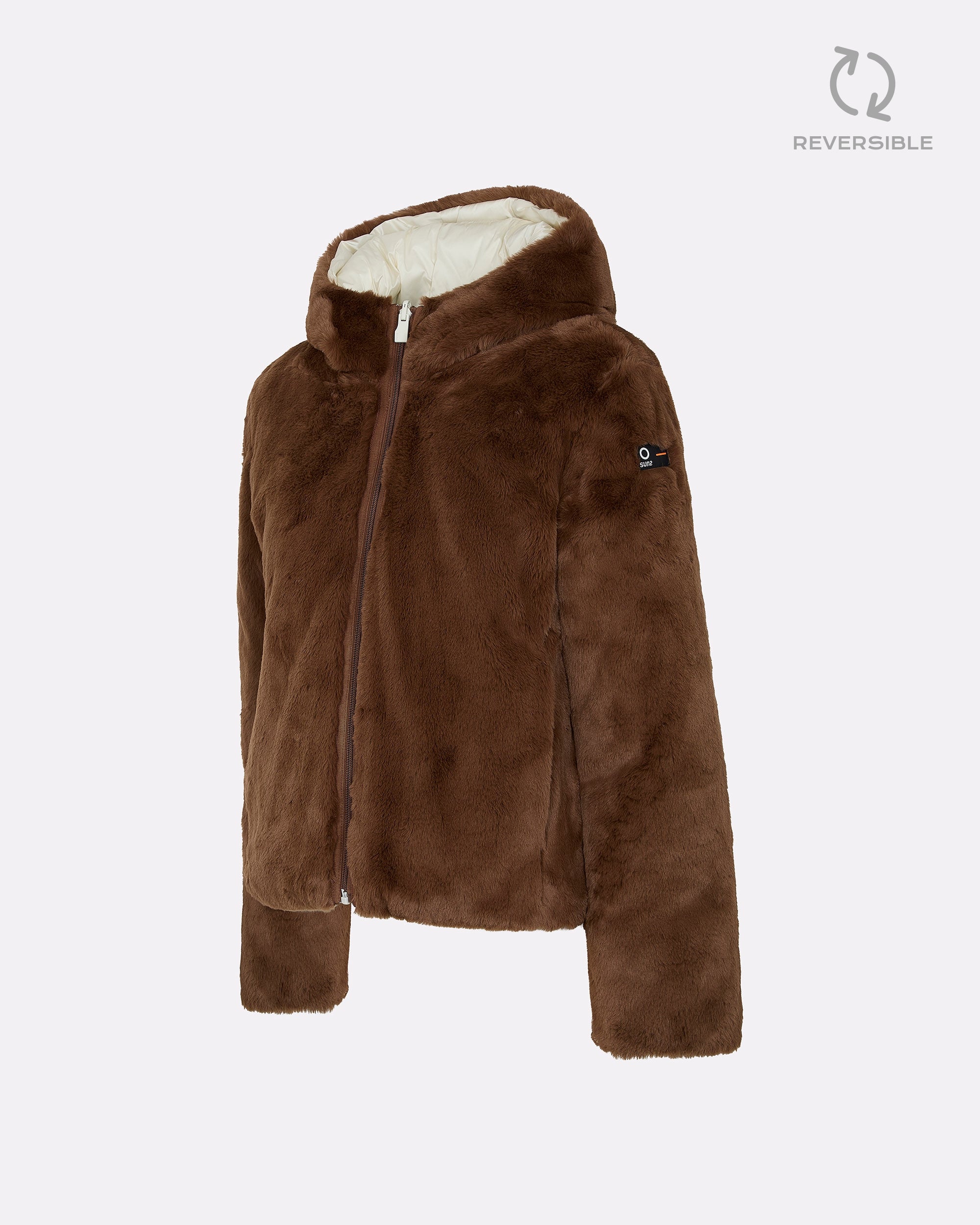 color: mandorla/off white