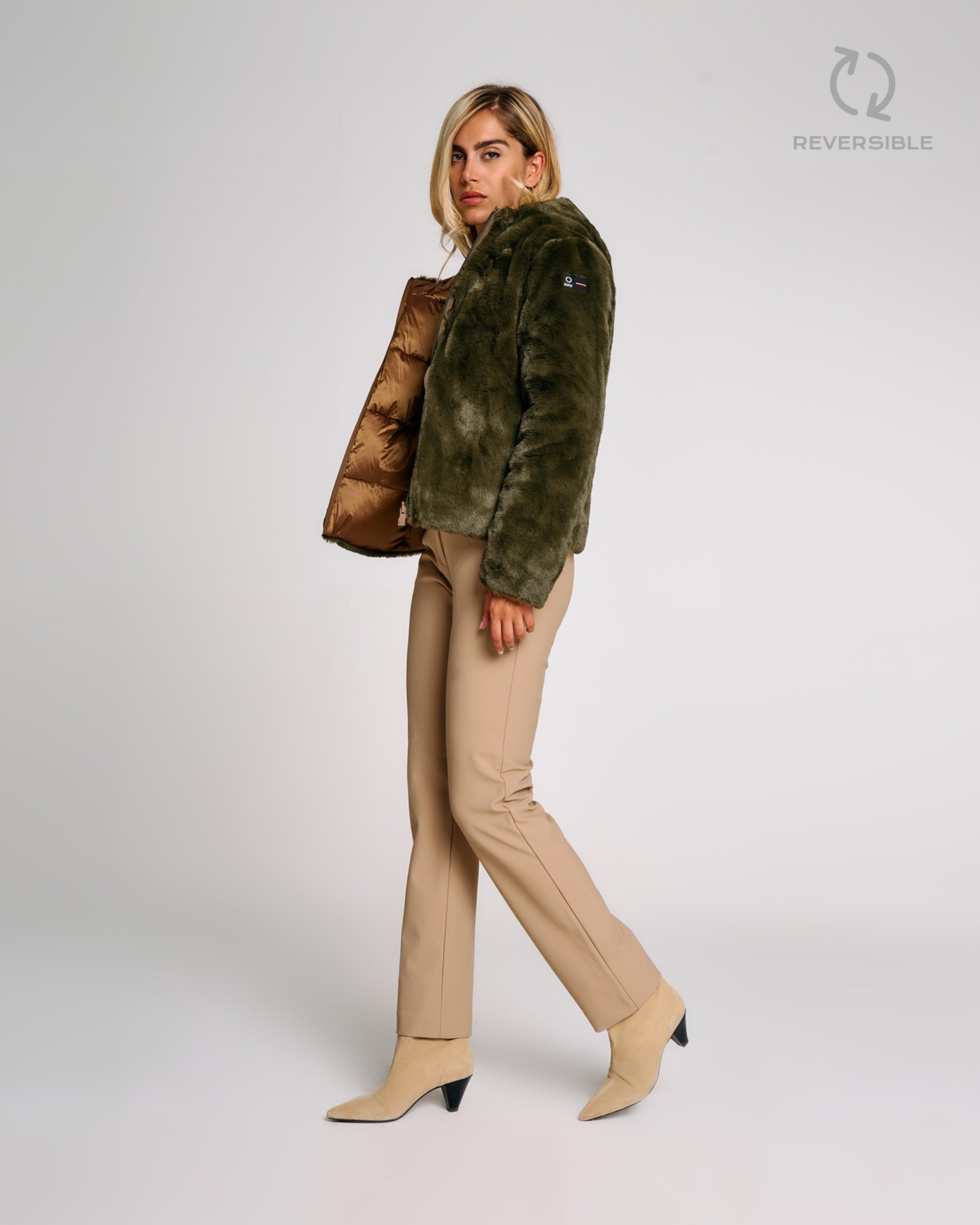 color: mandorla/off white