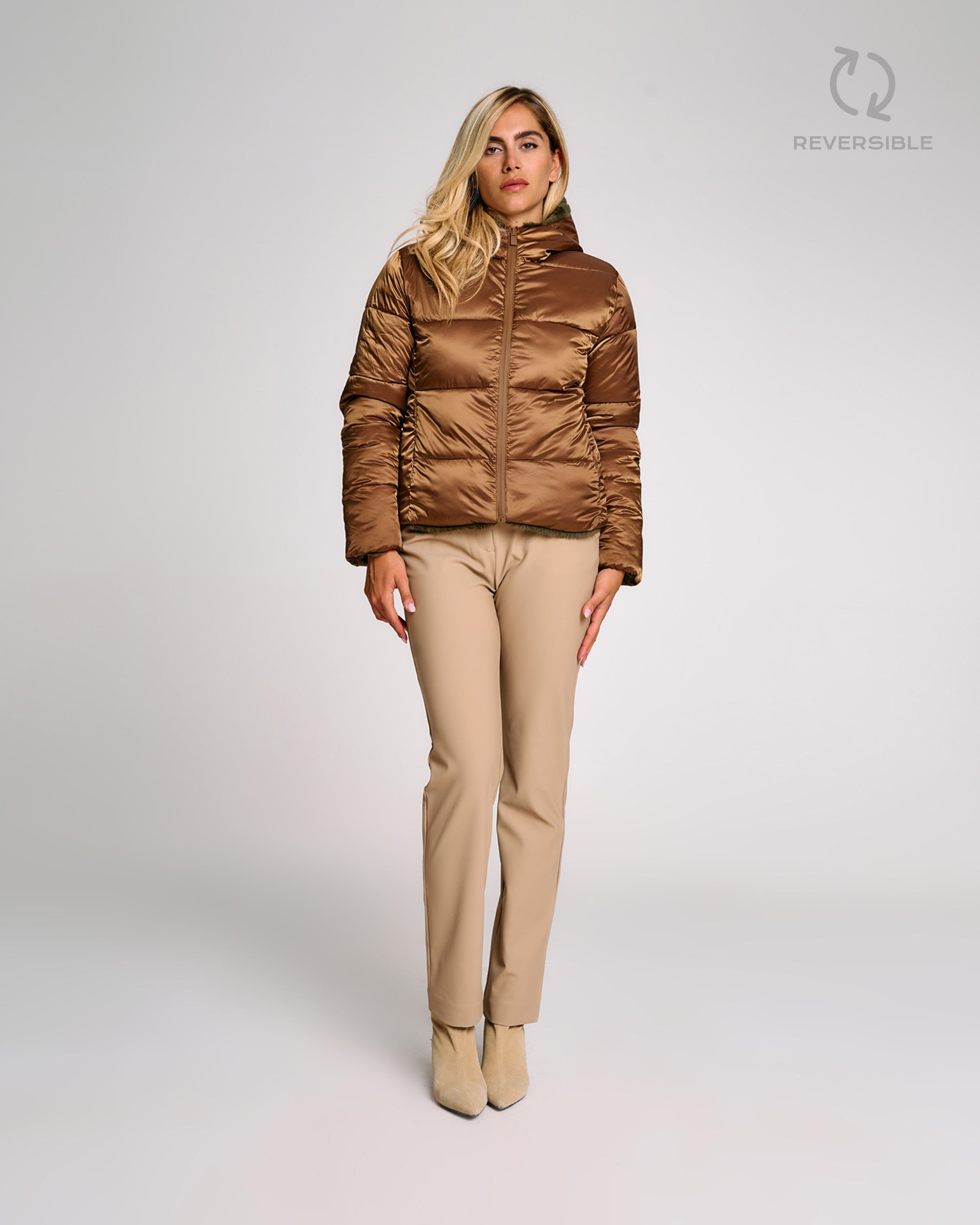 color: army / mandorla