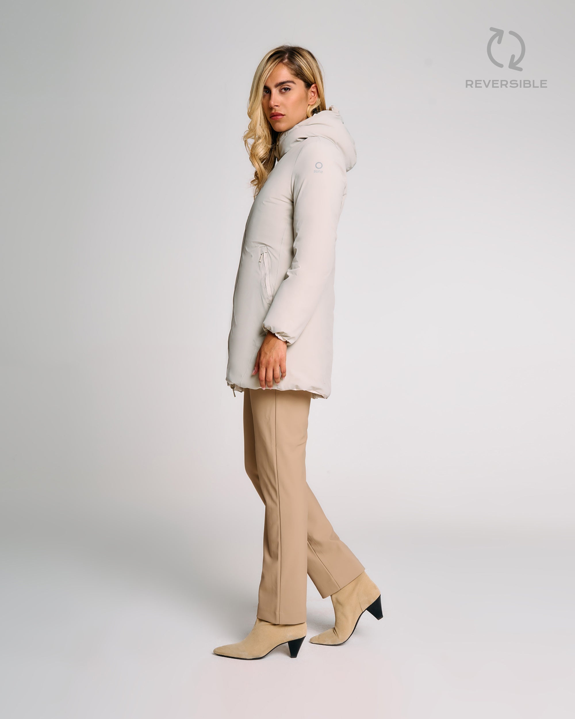 color: taupe/off white