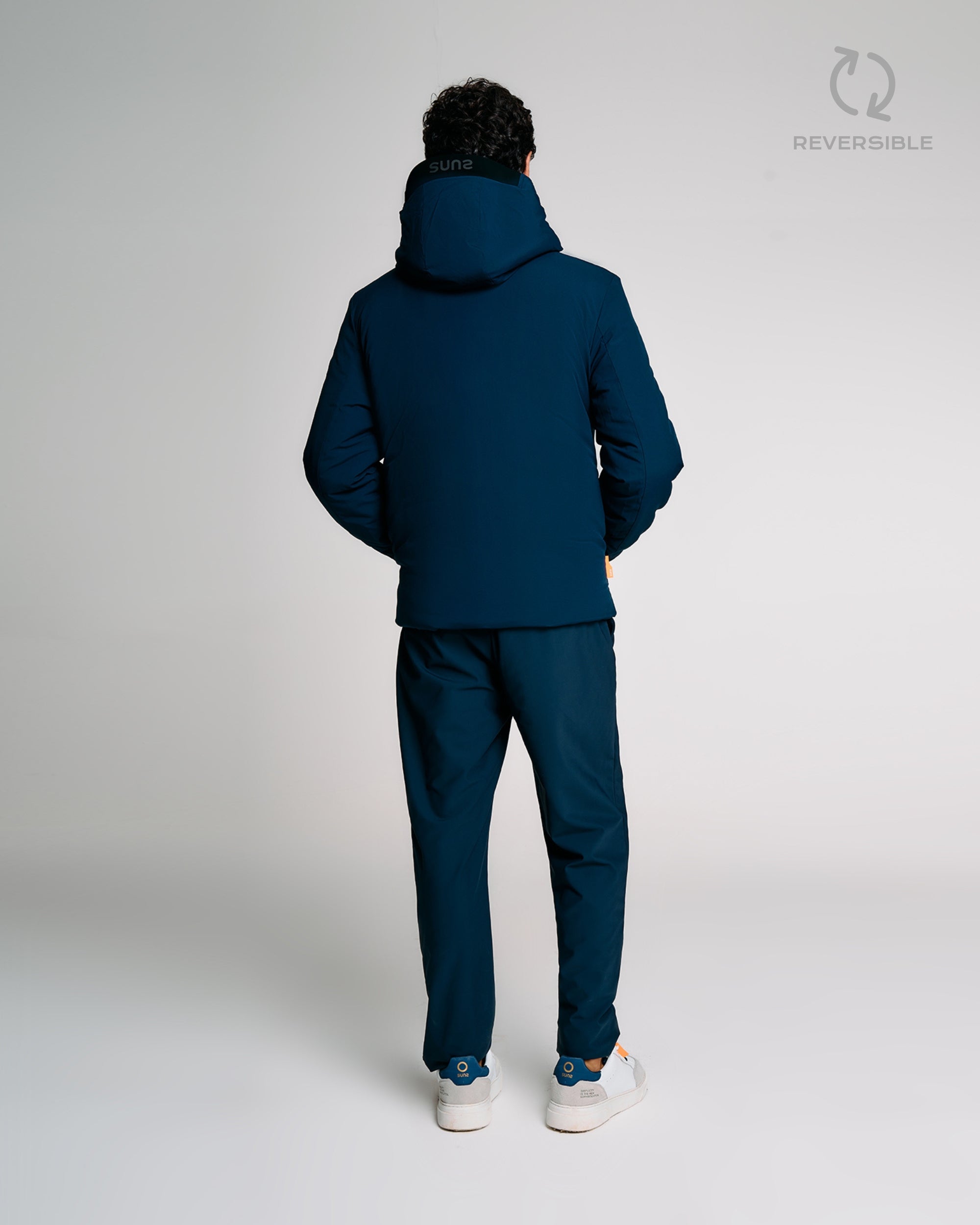 color: petrol/dark blue