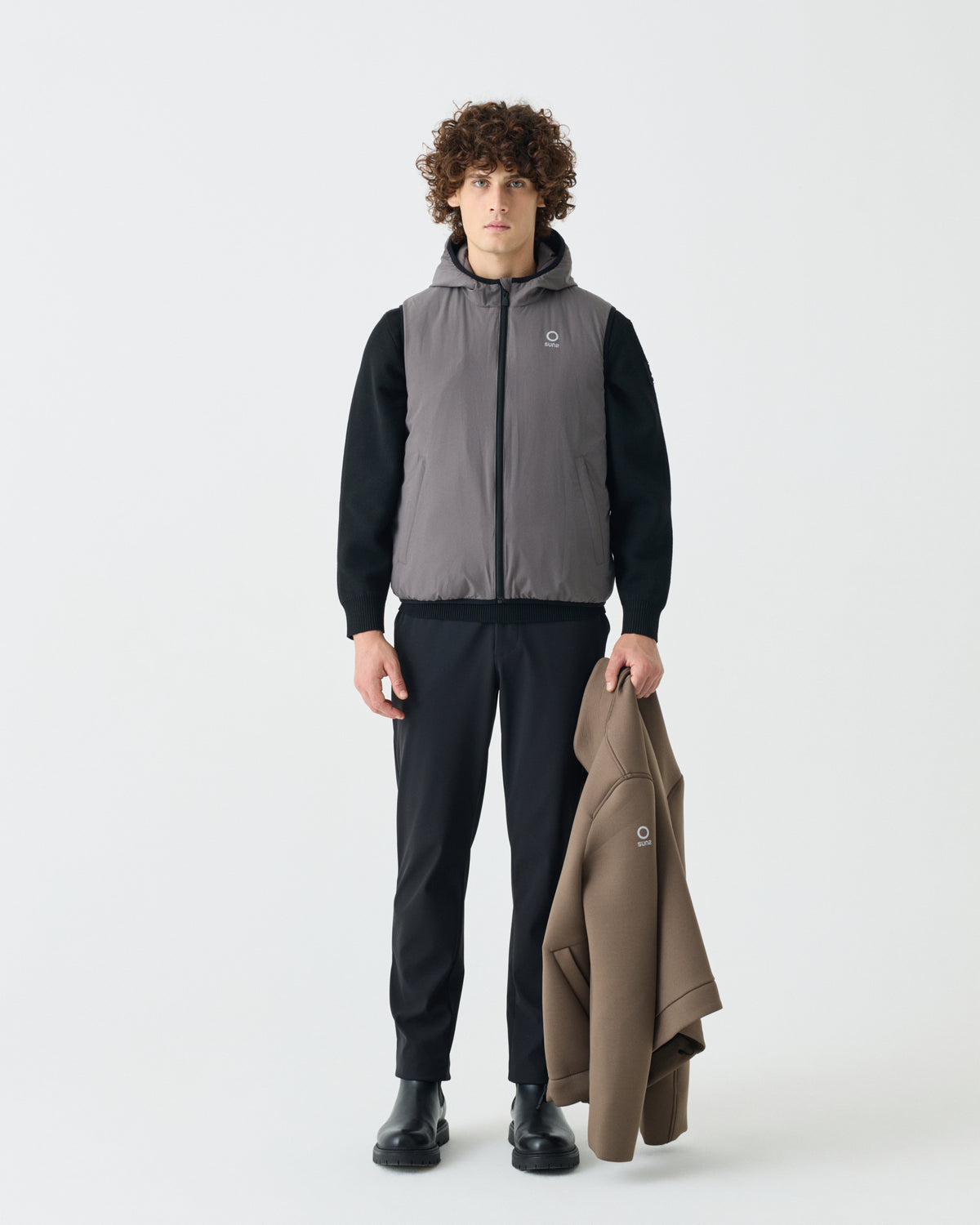#color: fossil/Dark Grey