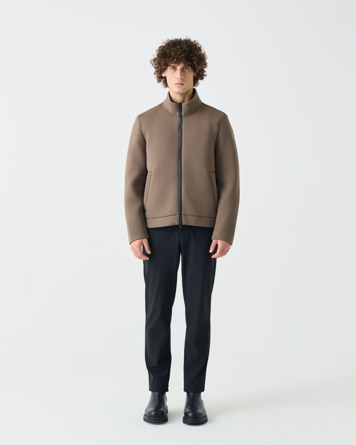 #color: fossil/Dark Grey