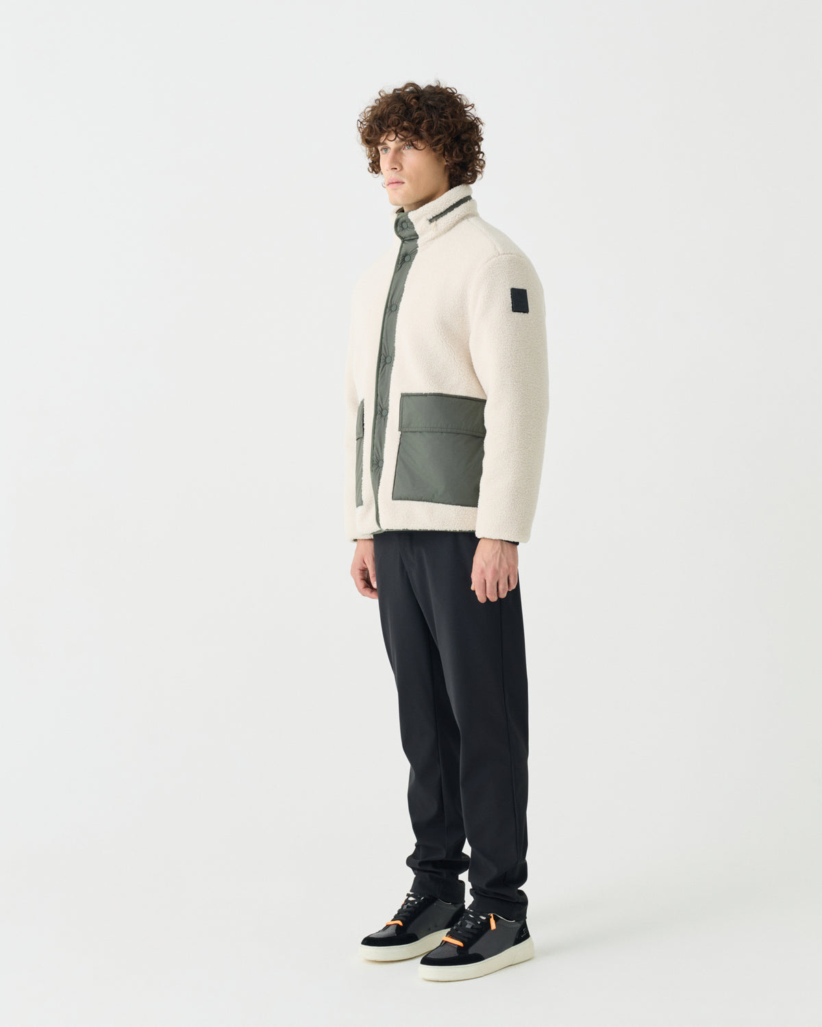 #color: Beige/Military