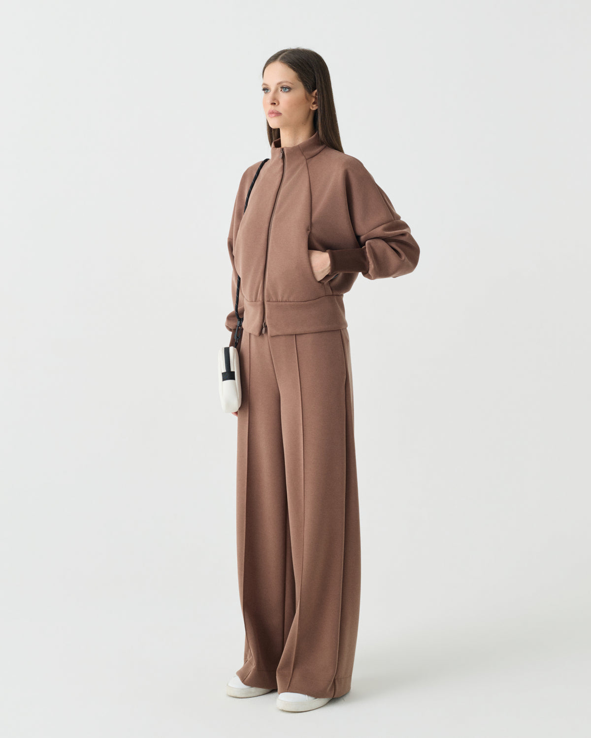 #colore: brown