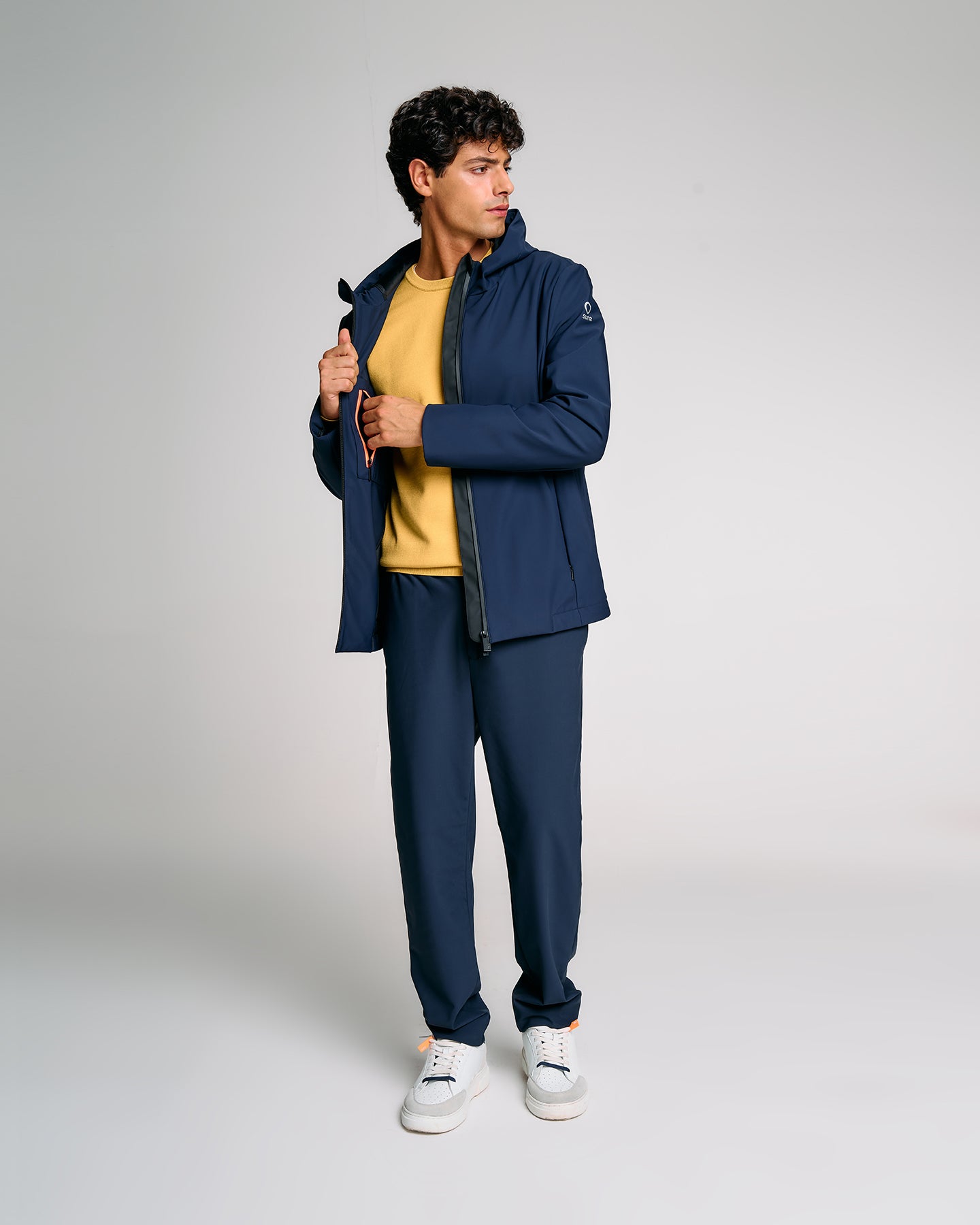 color: dark blue / black