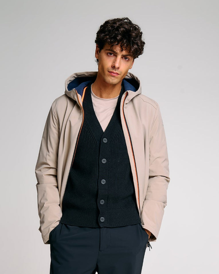 color: beige / dark blue