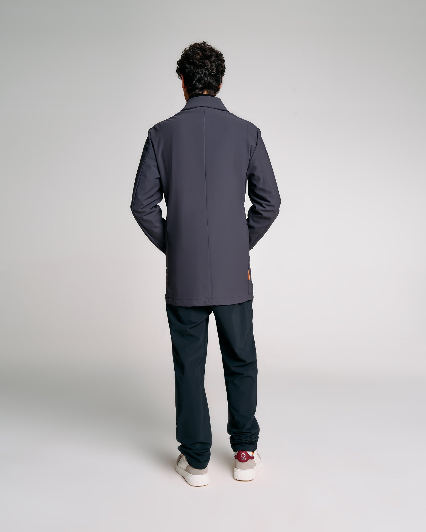 color: dark blue/black