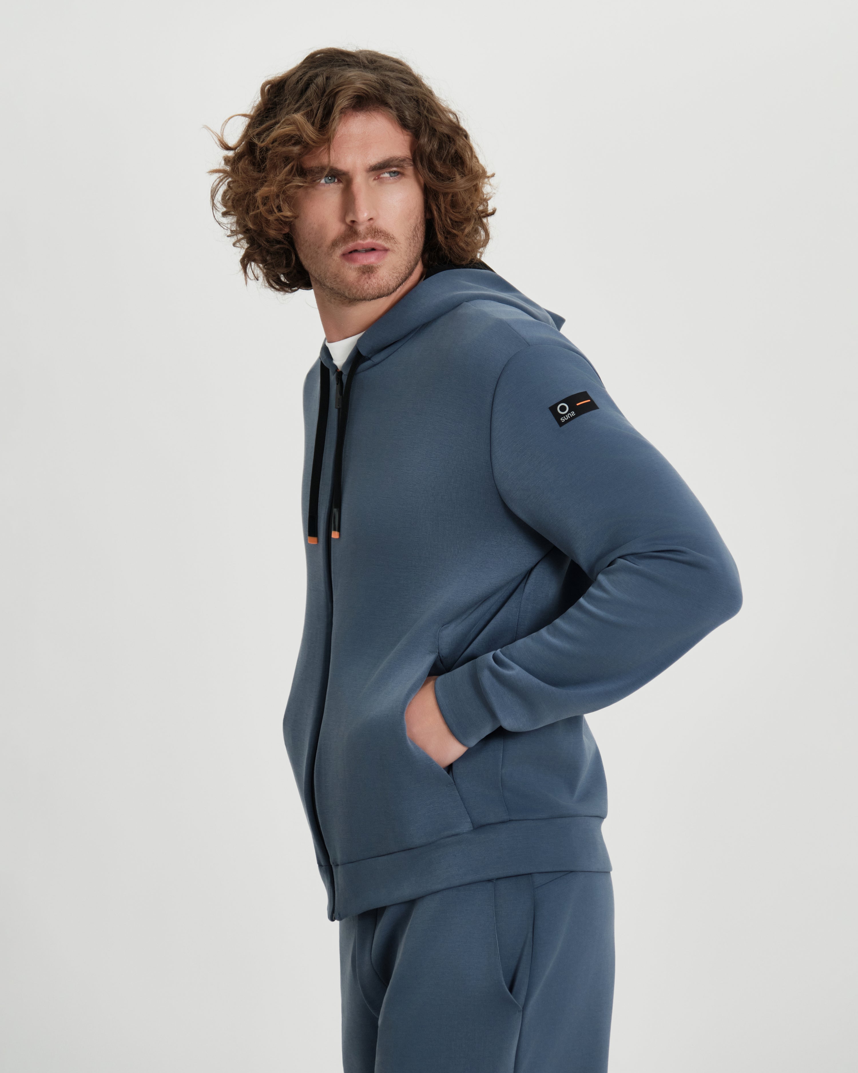 color: avion