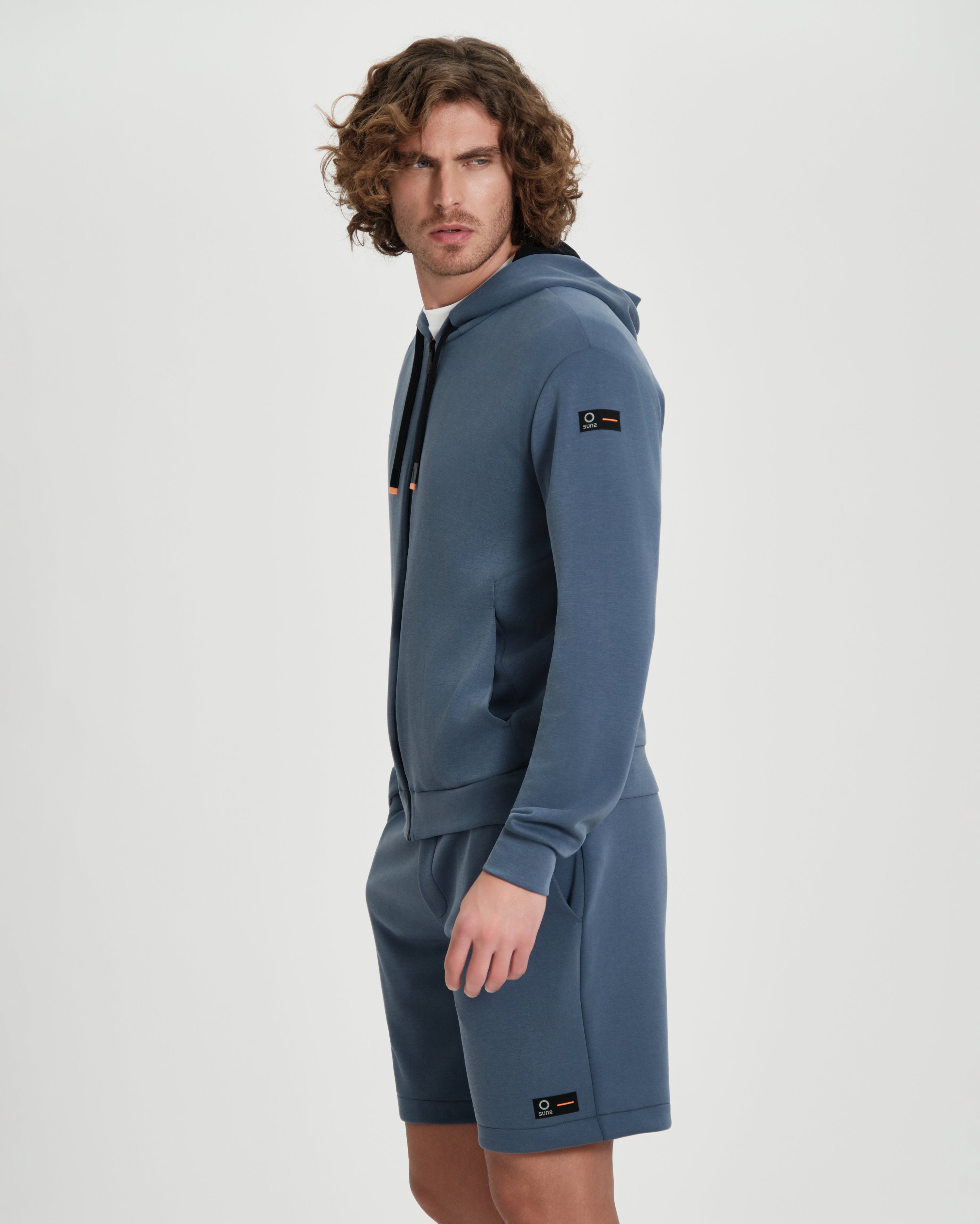 color: avion