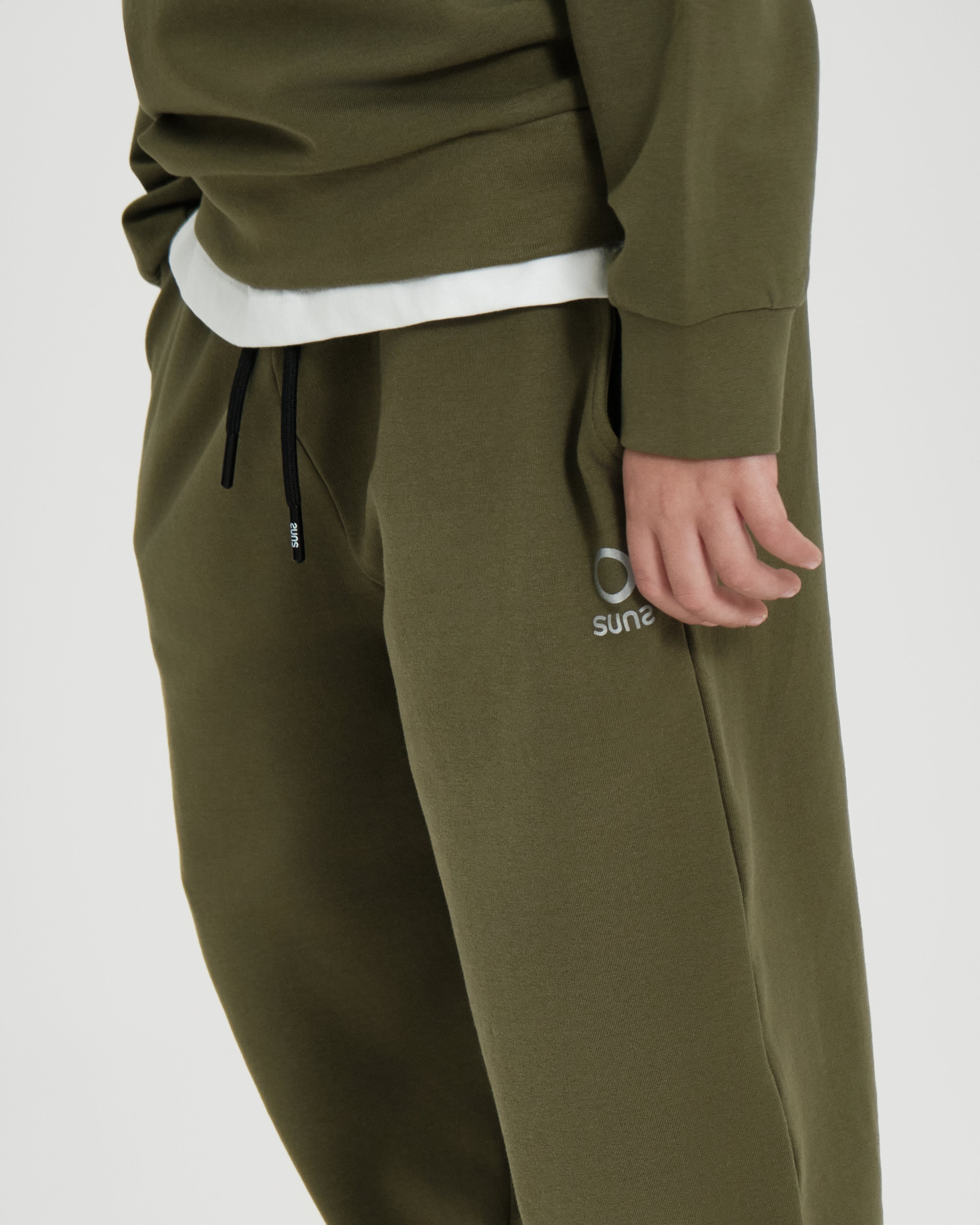 color: olive