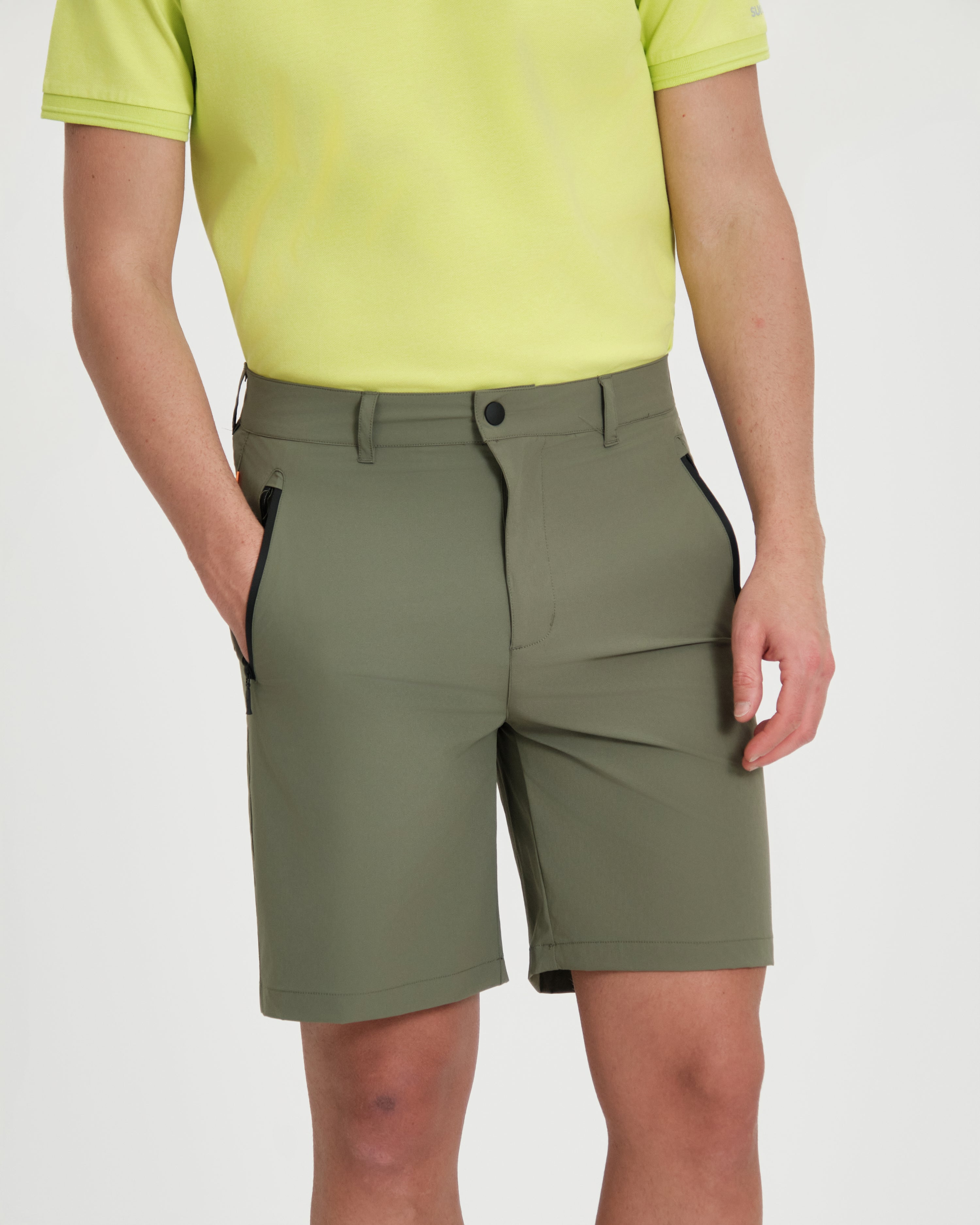 color: olive