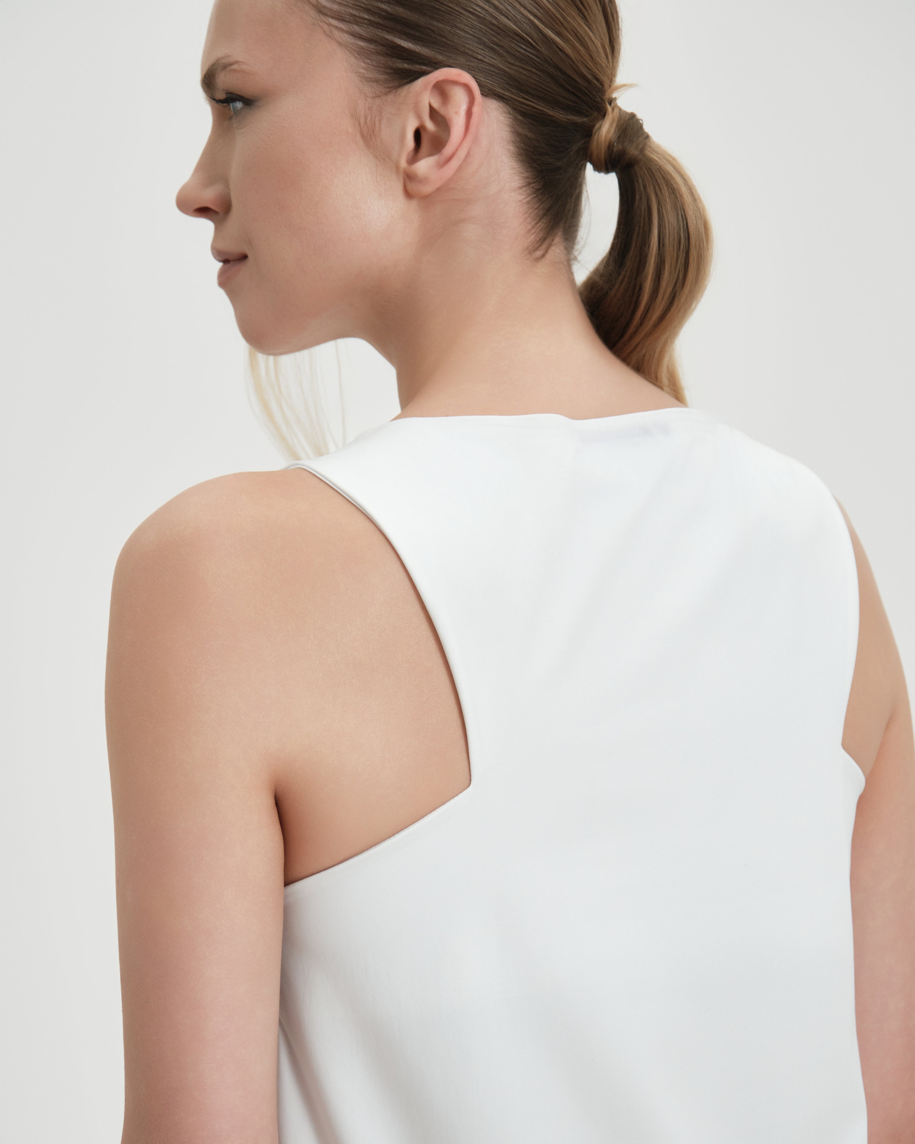 color: gesso